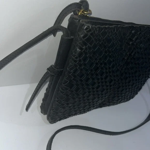 Madewell The Knotted Crossbody Bag in Black Woven Leather - Picture 6 of 10